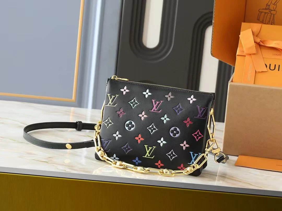 VL Crossbody Bags (20) 5