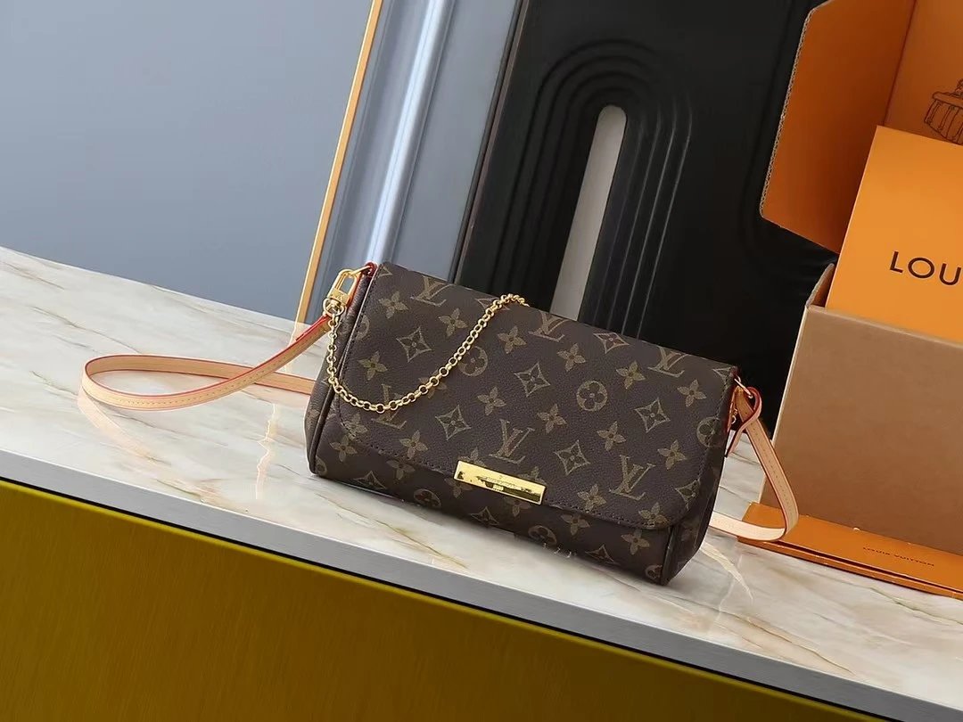 VL Handbags (18) 3