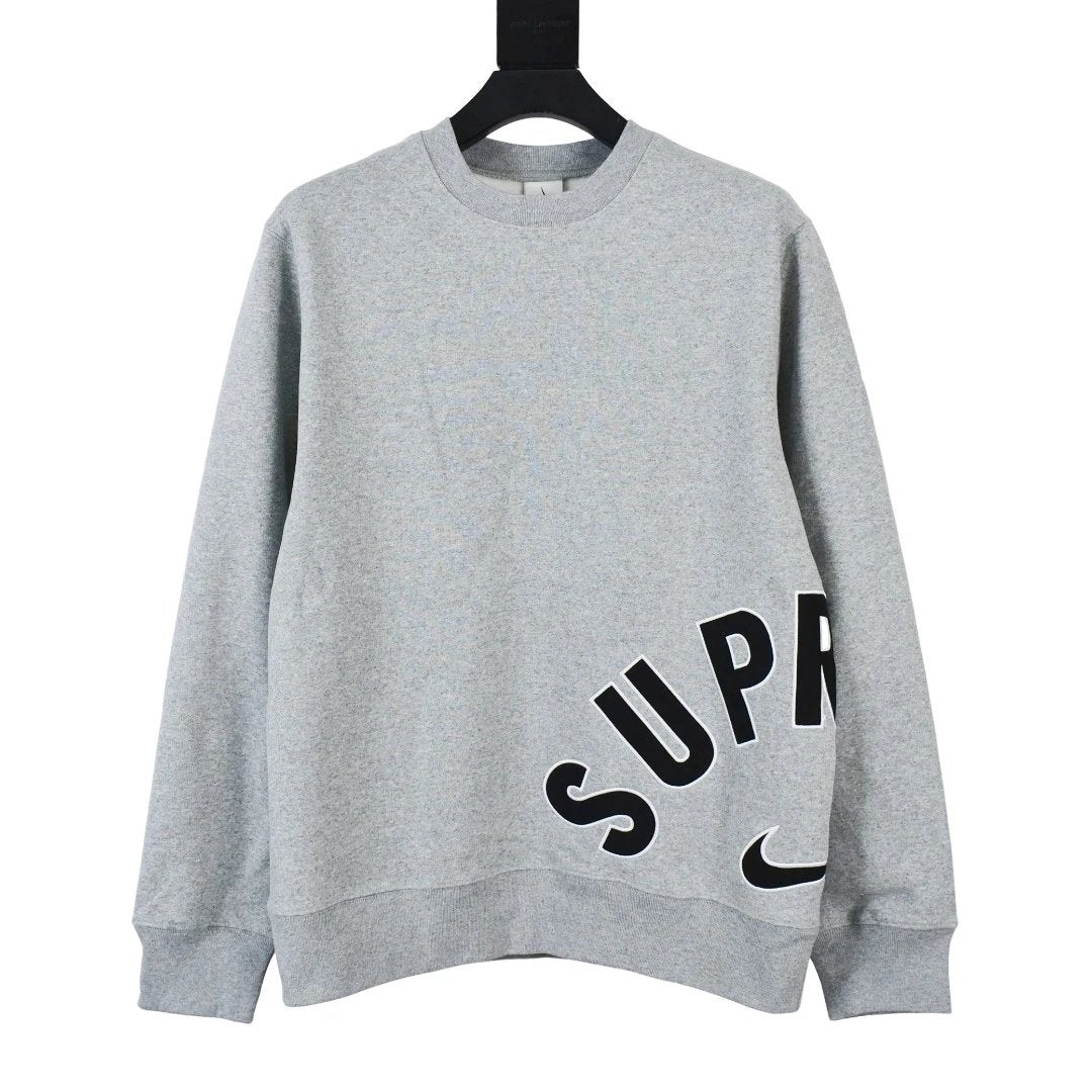 SUPREM CREWNECK (1) 18