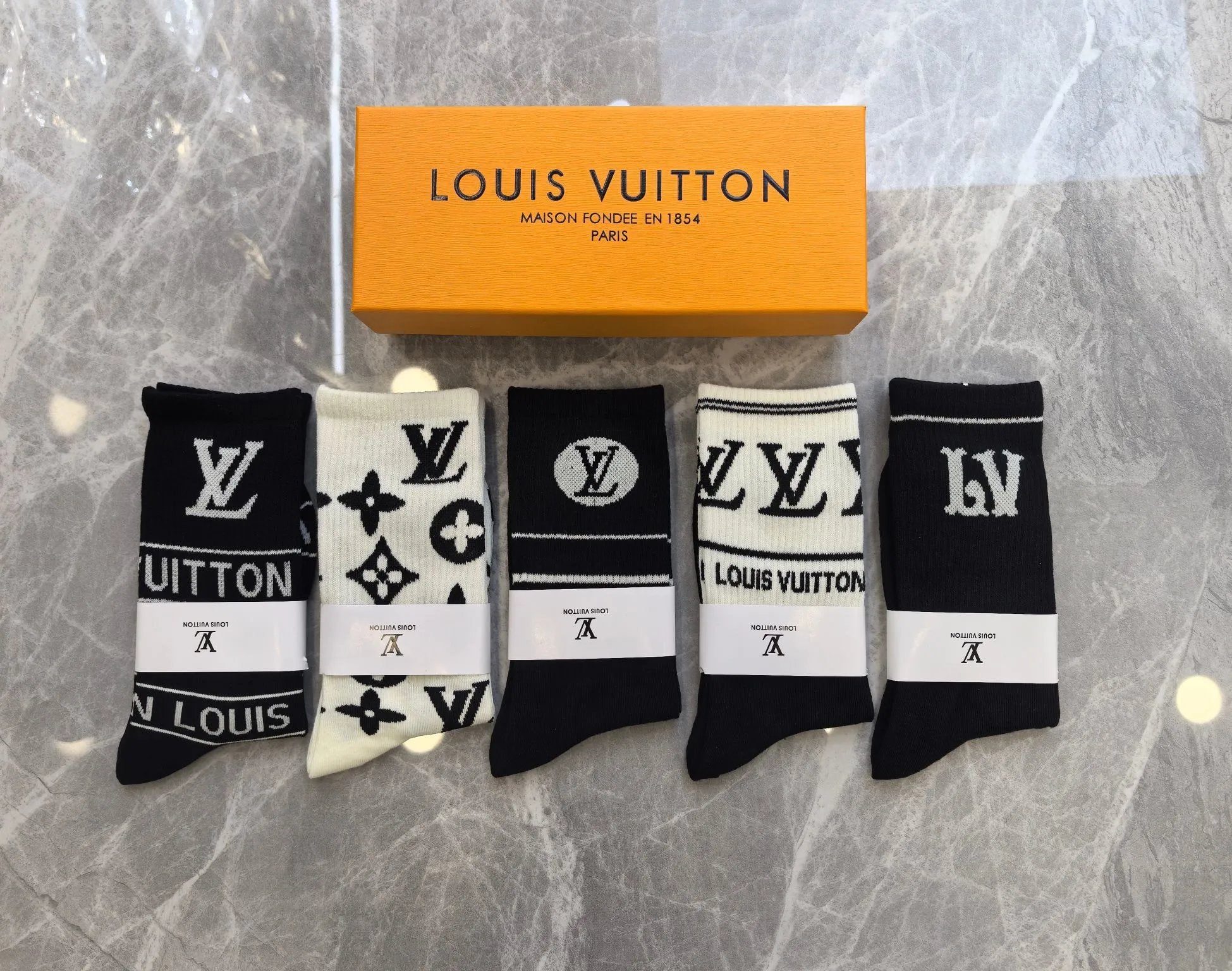 VL SOCKS (1) 3