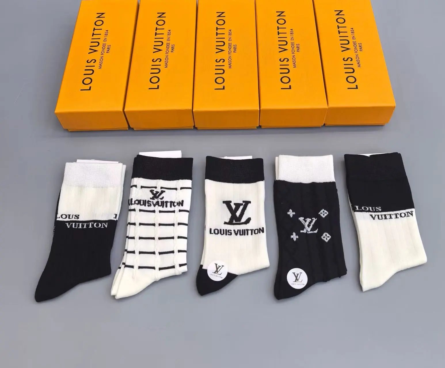 VL SOCKS (1)