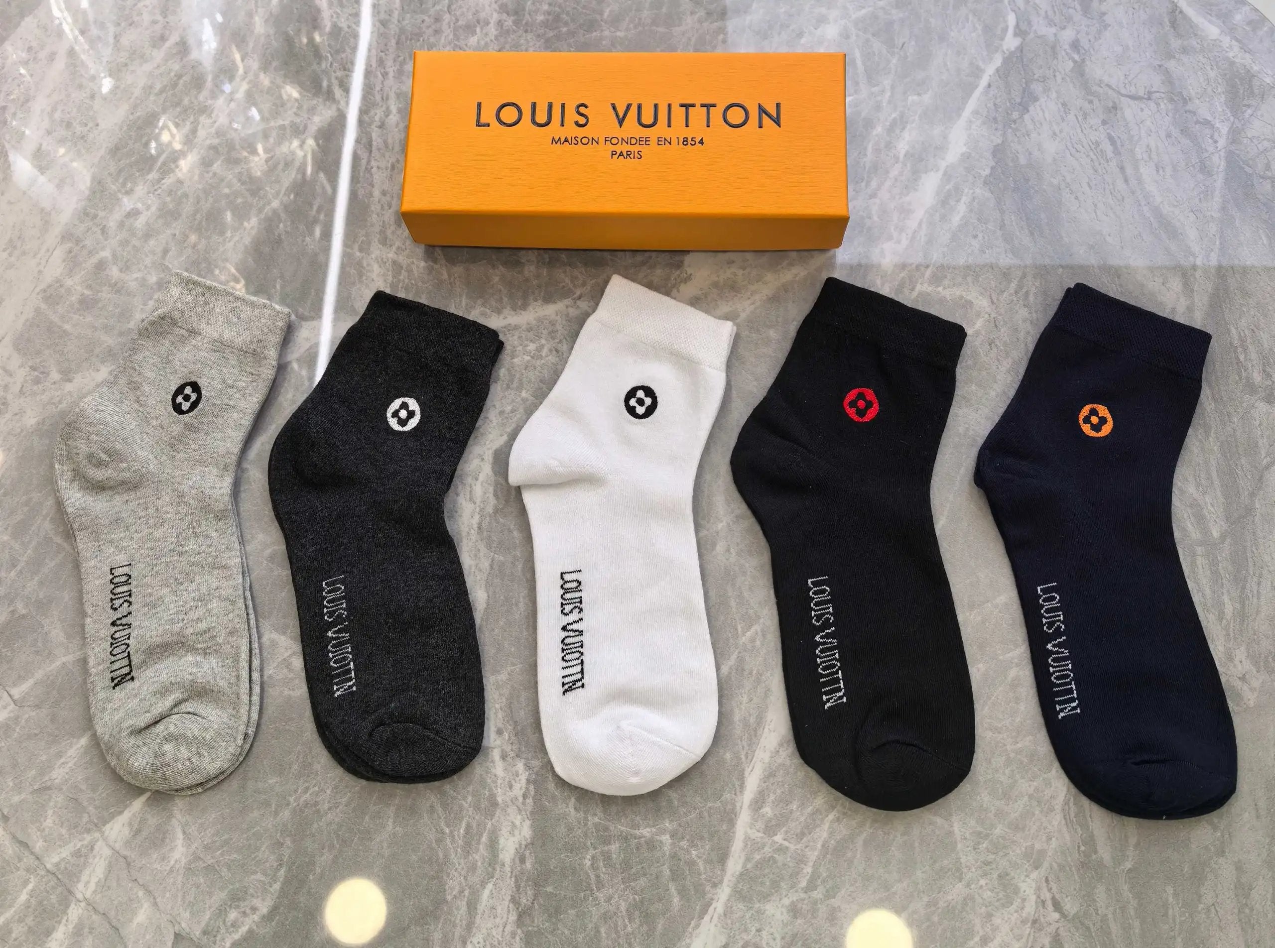 VL SOCKS (1) 6